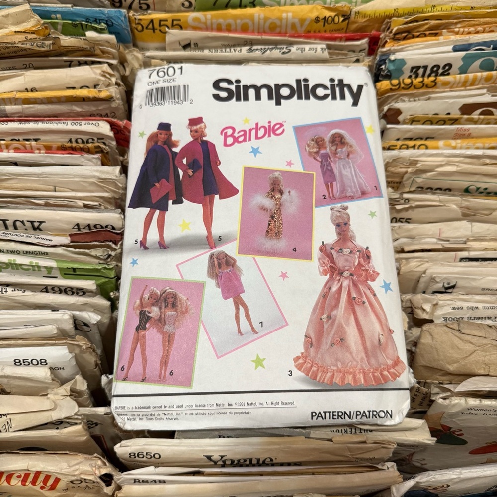 Vtg Simplicity Barbie‎ Sewing Pattern (UNCUT)